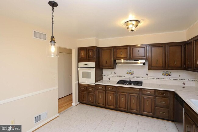 Photo - 3229 Ramblewood Rd