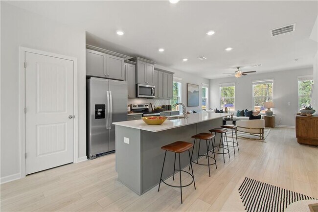 Photo - 3200 Bateman Drive SE