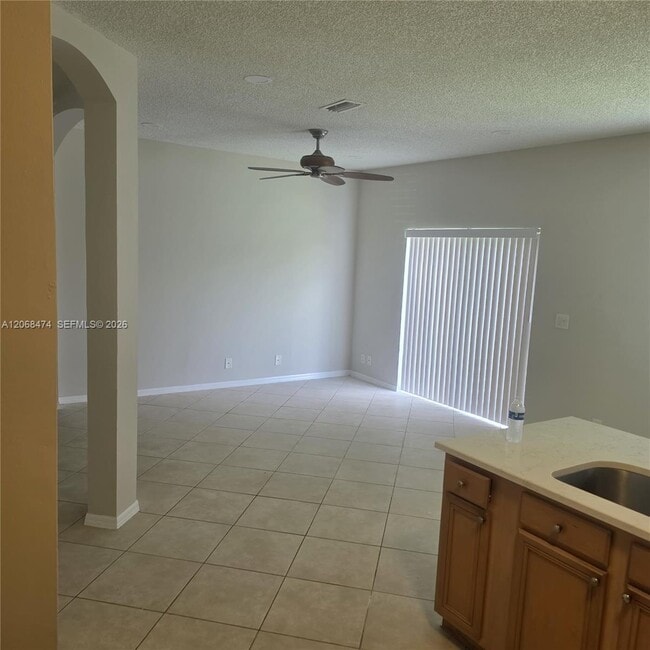 Photo - 4730 Lago Vista Dr