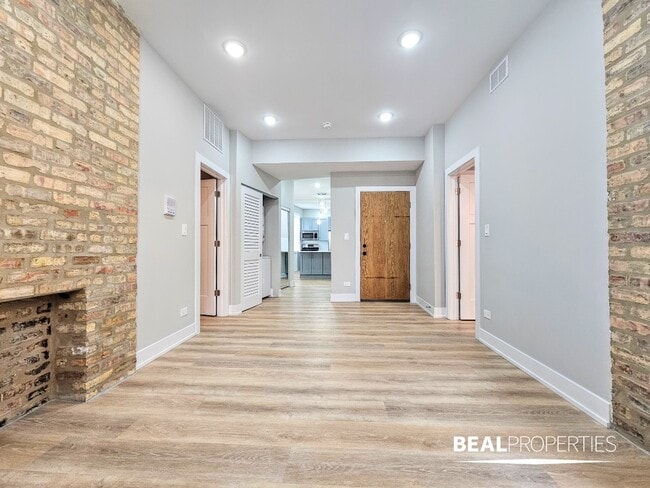 Photo - 428 W Belden Ave