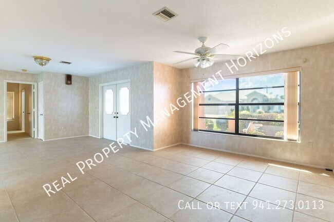 Photo - 534 Warwick Ln