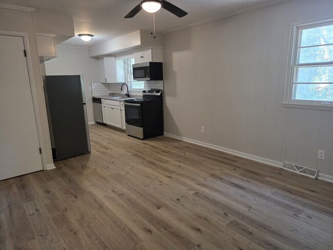Photo - 2804 Brett Rd NW