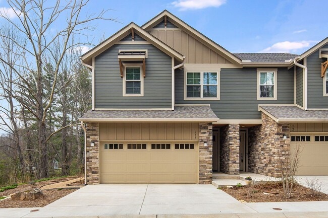 Building Photo - Stunning 3-Bedroom Townhome in Black Mountain's Sweet Birch Commons