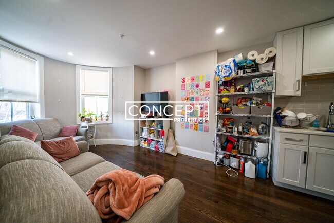 Building Photo - 33 Wigglesworth St Unit 3