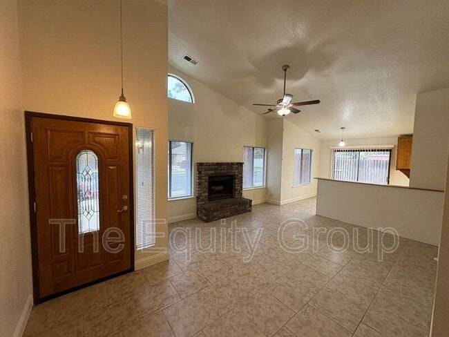 Photo - 1642 N Goddard St