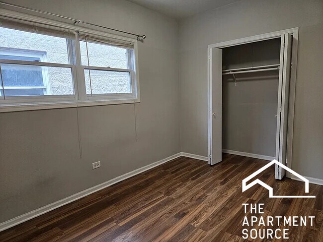 Photo - 842 N Wood St Unit 2