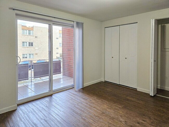 Living Area - South View Apartments and Townhomes