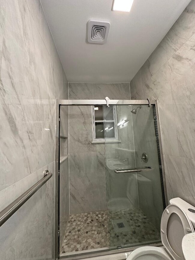 Baño independiente - 61 Passaic St Unidad 2nd fl