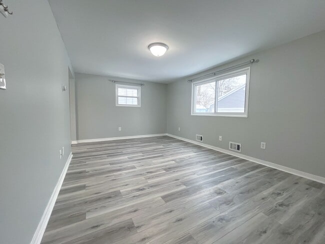 Photo - 424 Springville Ave Unit Lower