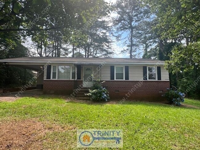 Building Photo - CUTE 3 BED BRICK HOUSE!