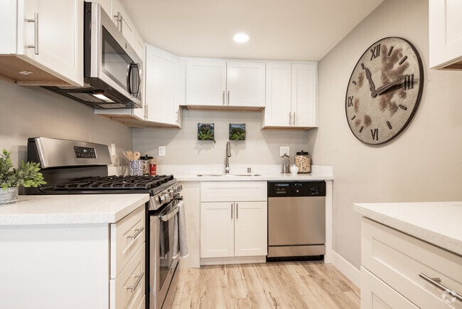 1BR, 1BA - The Garden