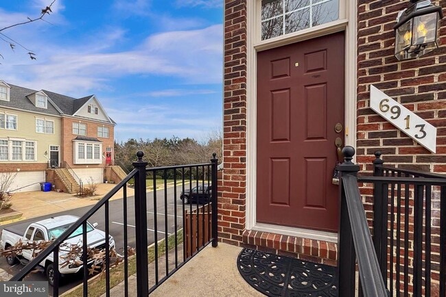 Building Photo - 6913 Stanwick Square