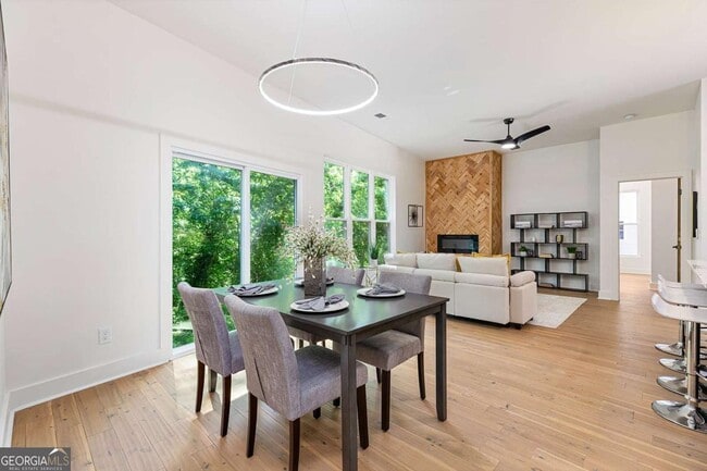 Photo - 977 Fleetwood Cir SW