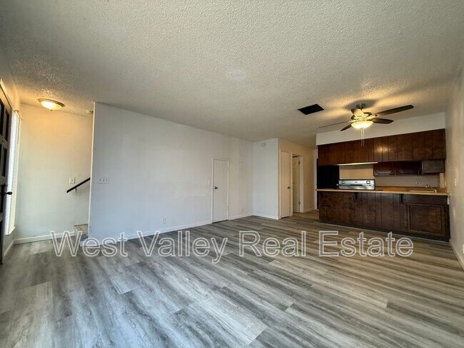 Photo - 205 W Ash St Unidad #D