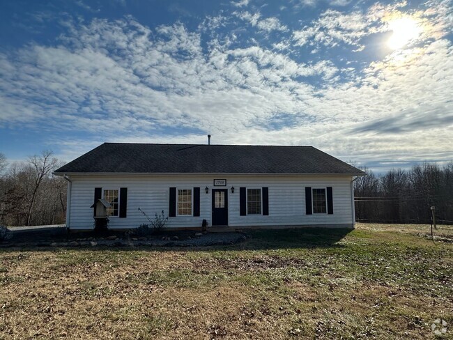 Building Photo - Large home in the country! See description...