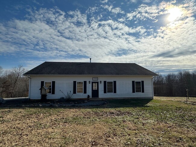 Large home in the country! See description... - Large home in the country! See description...