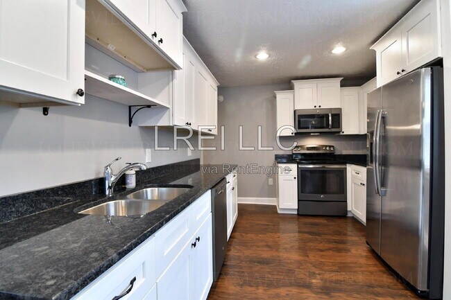Photo - 10815 Alberta Dr