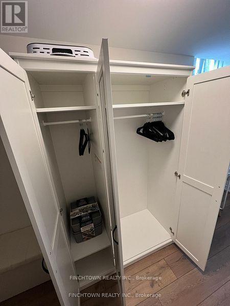 Photo - 10 Green Manor Cres