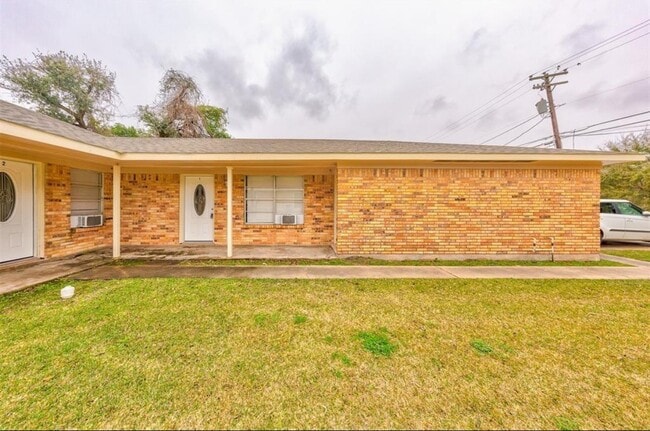 Building Photo - 5813 Mentor Dr Rental