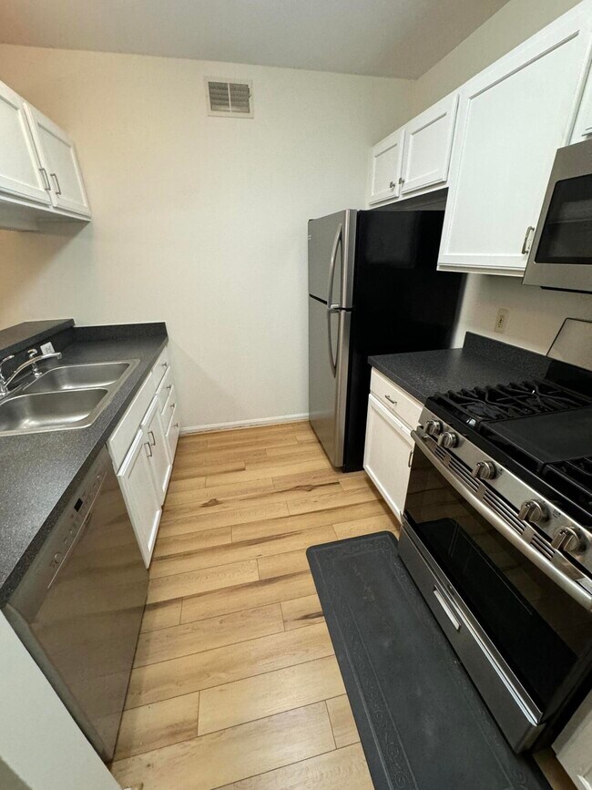 Photo - 2688 S Knightsbridge Cir Condo