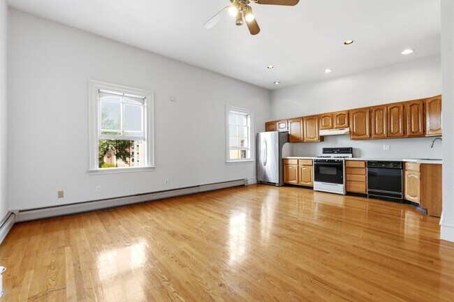 Photo - 249 8th St