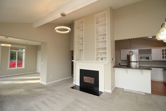 Photo - 11731 SW 41st Ave Unit Upper-Main