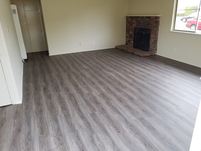 Photo - 3662 Howard Ave Casa