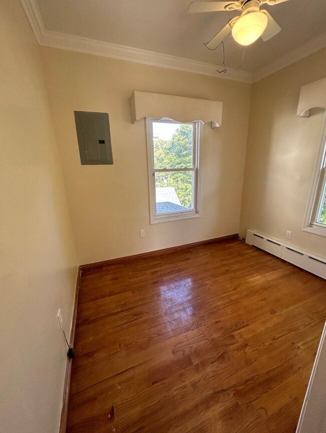 Photo - 1172 E 37th St Unidad Apt # 2