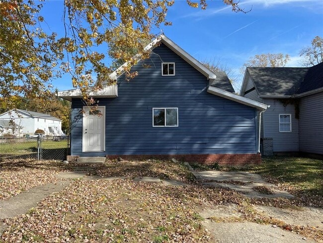 Building Photo - 3 Bedroom and 1 Bath