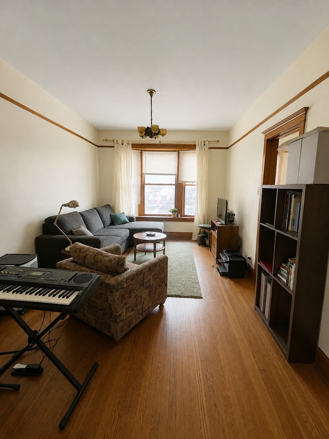 Photo - 3326 N Clark St Unit 3R