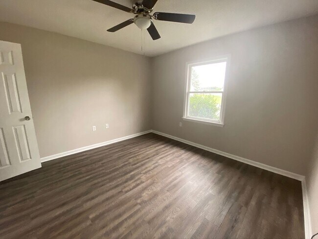 Photo - 1807 Chandler Rd
