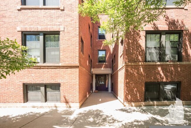 Building Photo - 1 bedroom in Chicago IL 60625 Unit 2610-1R Rental