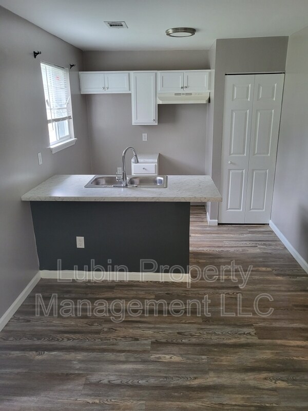 Photo - 217 Ingle Ave Unit A