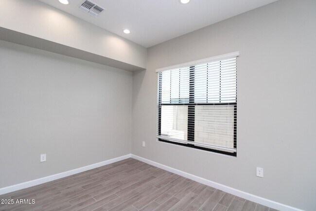 Photo - 4811 E Village Dr