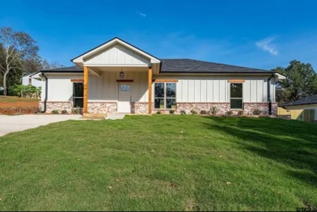 Building Photo - 215 Timberline Dr Rental