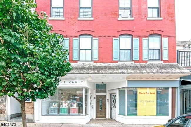 Photo - 220 E Broad St Unit Apt3