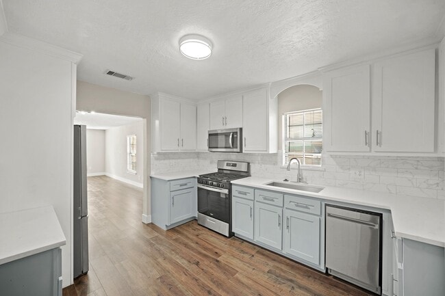 Photo - 5201 Pease St