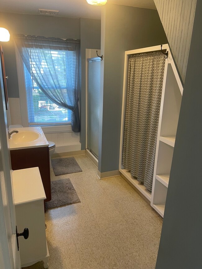 Bath - 23 Norwood Ave Unit 23NWA-A2