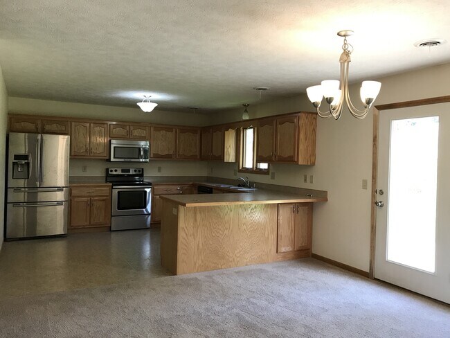 Photo - HUGE MASTER! CLOSE TO FT.RILEY