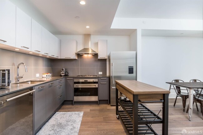 Photo - 1075 Market St