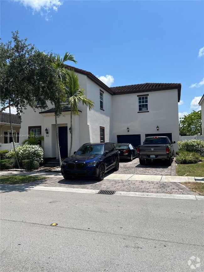 Building Photo - 9131 SW 172nd Ave Unit 9131 Rental