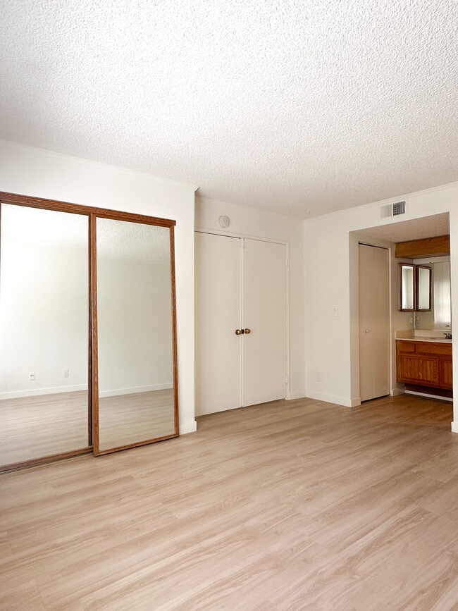 Master - 20342 Rue Crevier Unit 613