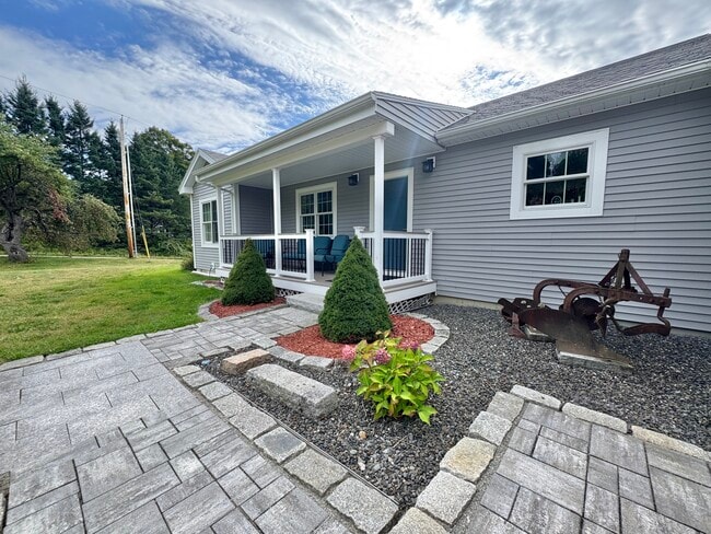88 Spout Hill Rd
