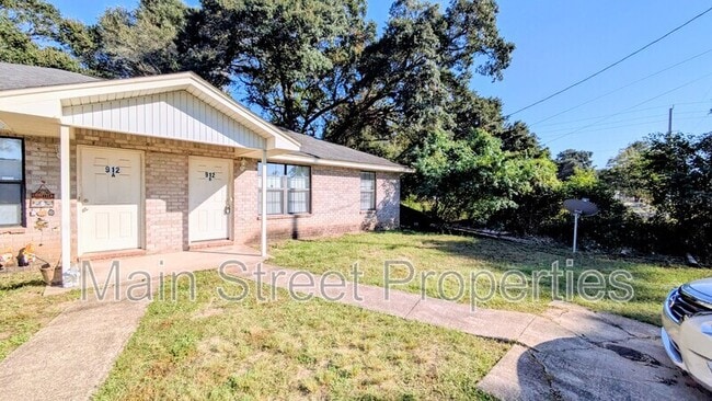 Building Photo - 912 Rentz Ave Unit B