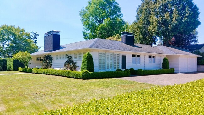Broadmoor Mid-Century 3 Bedroom Ranch With... - Broadmoor Mid-Century 3 Bedroom Ranch With... House