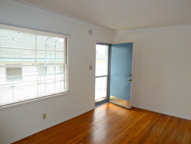 Sala de estar - 7073 1/2 W Manchester Ave Unidad 7073