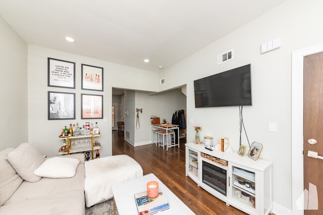 Photo - 2145 W Webster Ave Unit 2