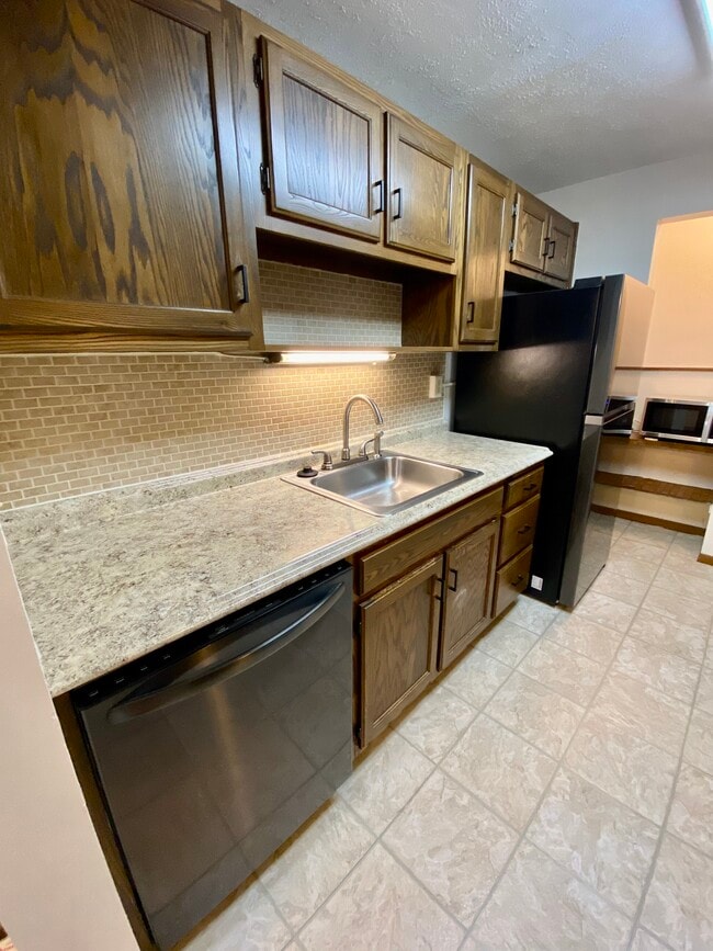 Photo - 30 Monmouth Dr