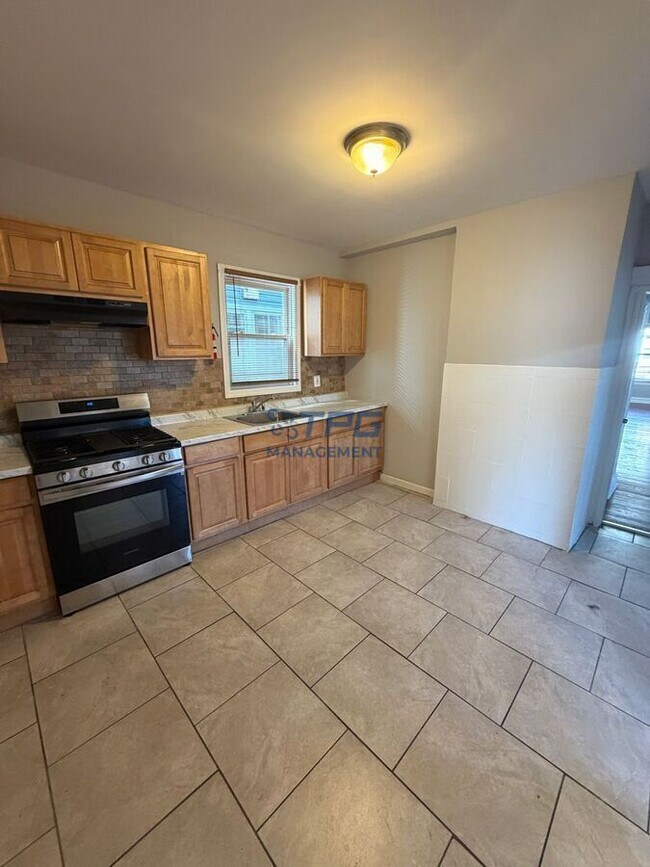76 Halstead St Unit 1