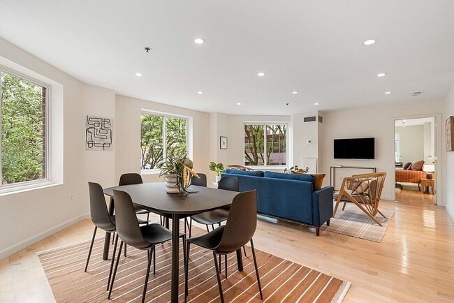 Photo - "Spacious 2-Bed Retreat with Granite Touches & Pool Access in Cambridge's Heart!"